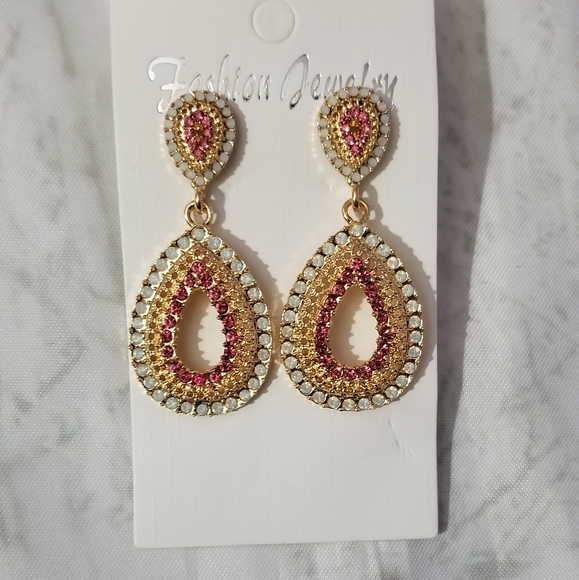 Rainbow Earrings 🌈 - Picture 3 of 4